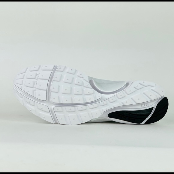 Nike Air Presto Essential Running Shoe - Picture 7 of 8